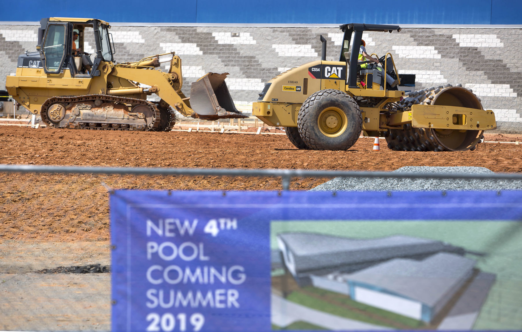 20180907g_nws_aquatic center pool_equipment